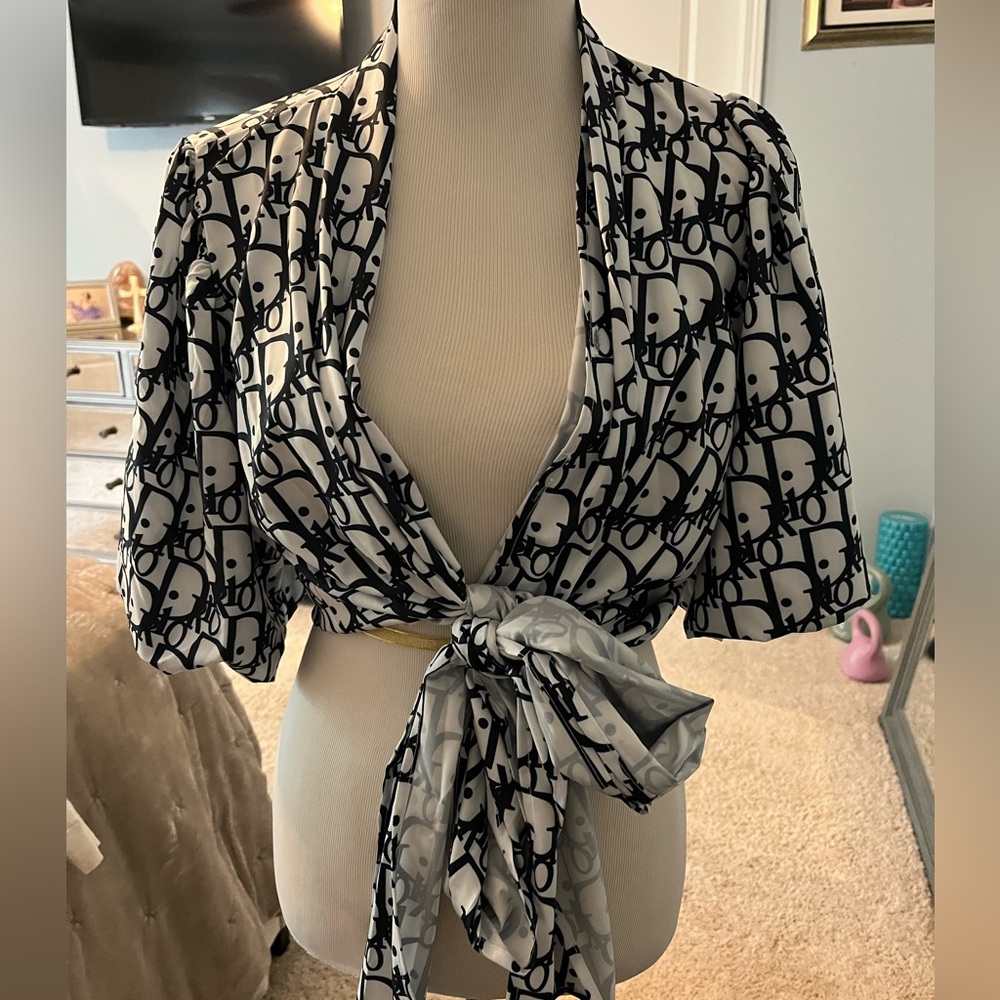 Crop top with Dior print sz L